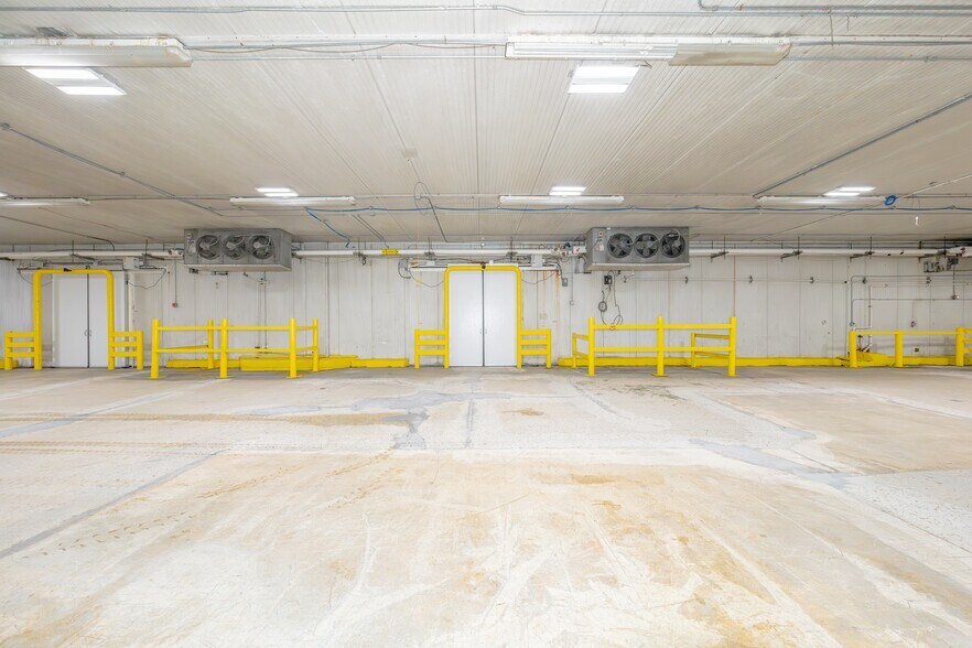 More Photos Of 18770 NE 6th Ave, Miami Refrigeration Cold Storage For Lease