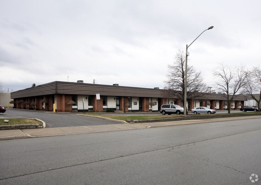 More Photos Of 2708-2728 Rena Rd, Mississauga Light Distribution For Sale