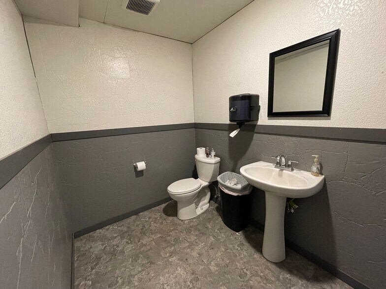 More Photos Of 115 E E St, Ogallala Auto Repair For Sale