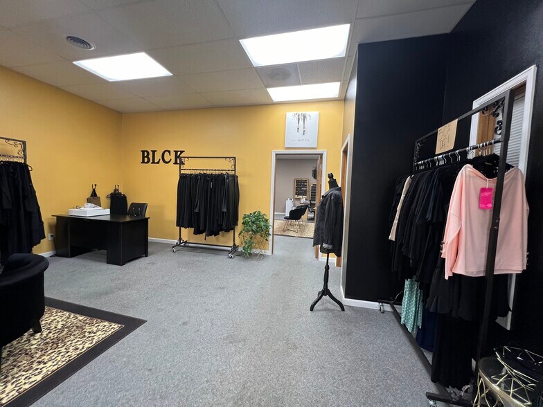 More Photos Of 402 E Main St, Riverton Storefront Retail Office For Sale