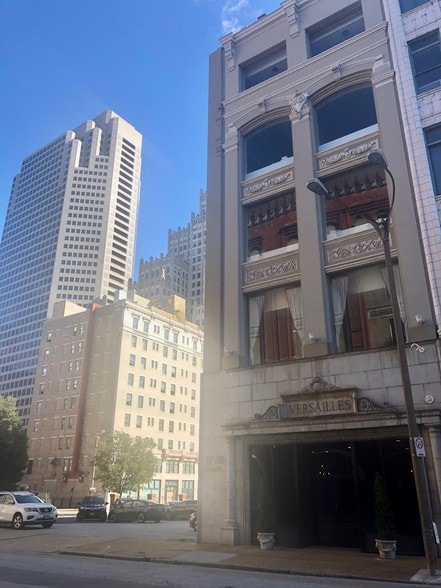 More Photos Of 1108 Olive St, Saint Louis Office For Sale