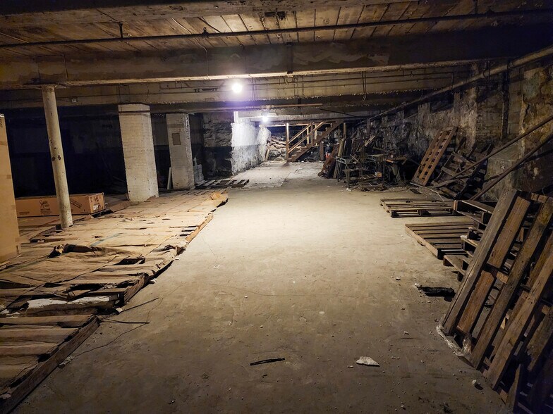 More Photos Of 460 Globe St, Fall River Showroom For Sale