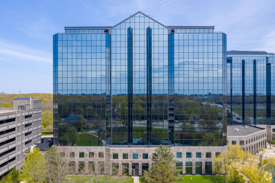 More Photos Of 2100 E Lake Cook Rd, Buffalo Grove Office For Lease