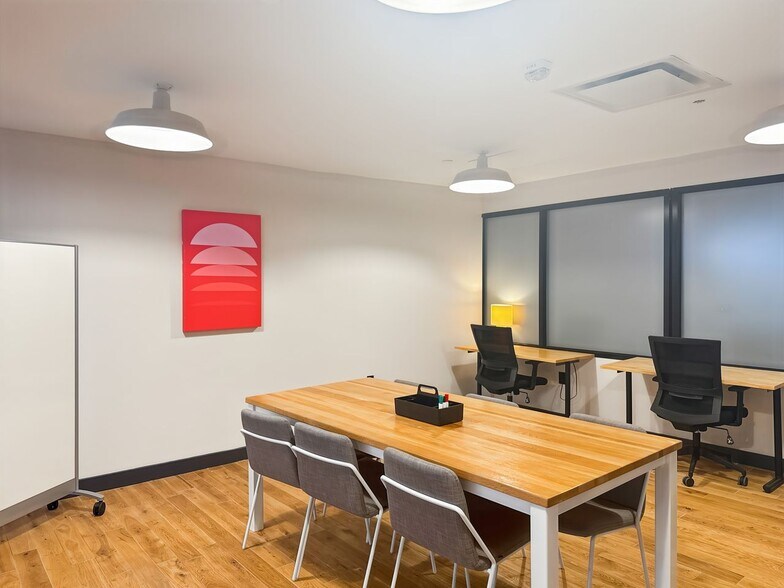 More Photos Of 128 S Tryon St, Charlotte Coworking Space