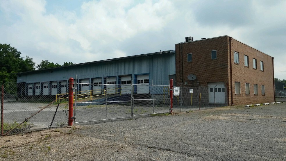 More Photos Of 2324 Eskow Ave, Halethorpe Warehouse For Lease