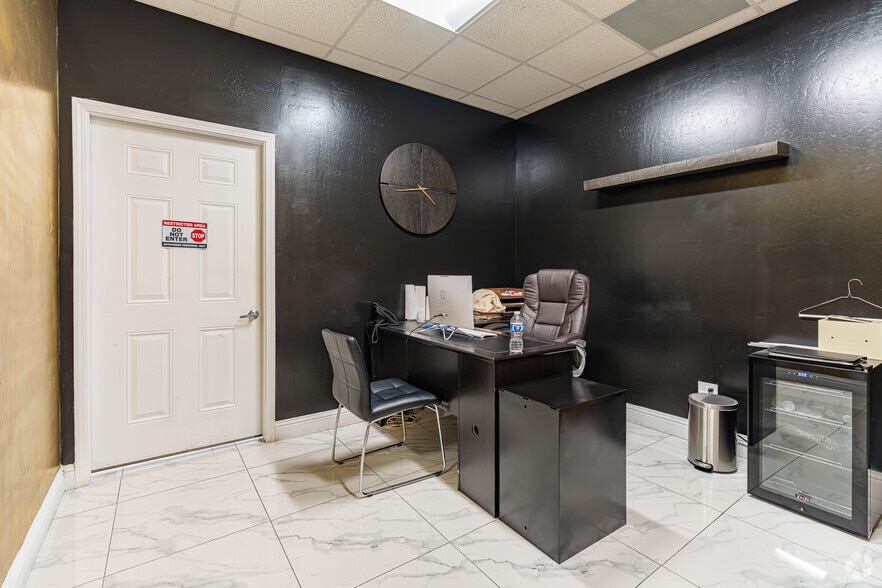 More Photos Of 3792 Ming Ave, Bakersfield Freestanding For Sale