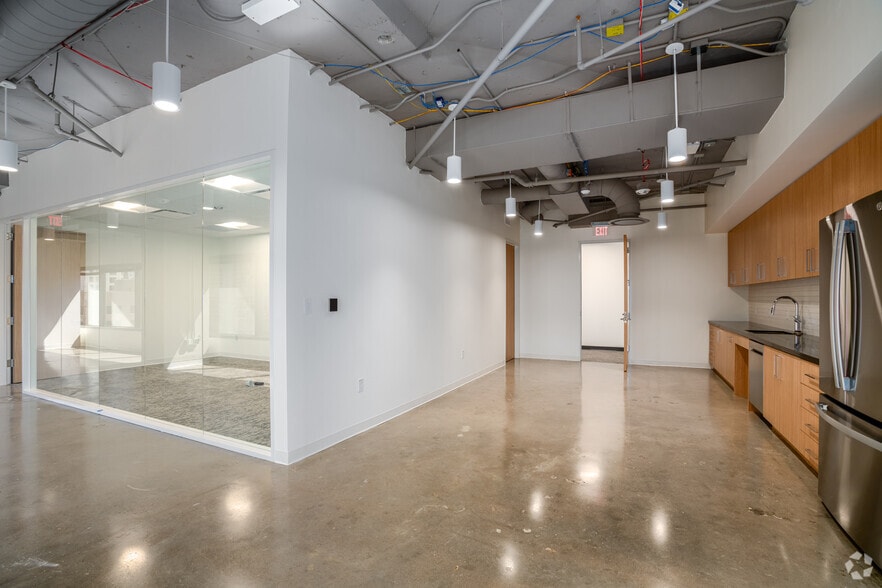 More Photos Of 701 Brazos St, Austin Office For Lease
