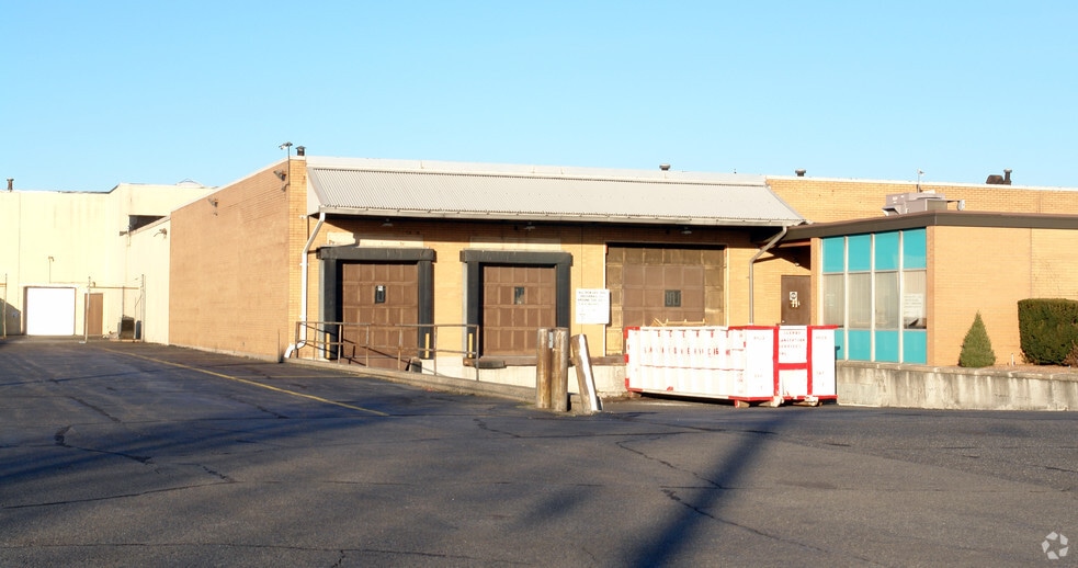 More Photos Of 150 Wesley St, South Hackensack Distribution For Lease
