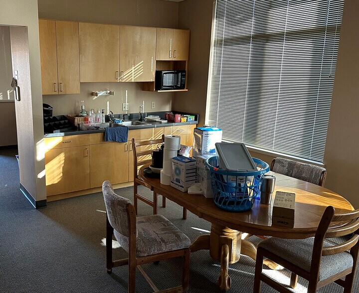 More Photos Of 2848 Cottage Grove Rd, Cottage Grove Medical For Lease