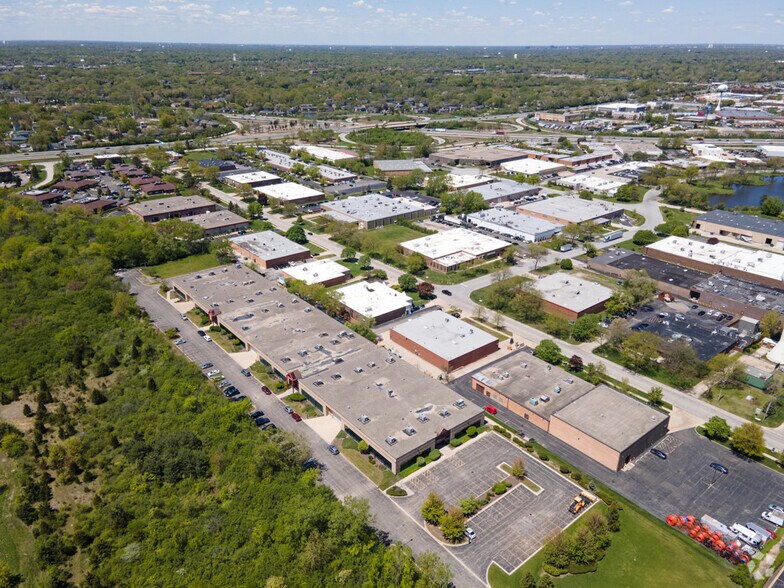 More Photos Of 8310-8350 S Madison St, Burr Ridge Light Distribution For Lease