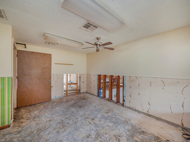 More Photos Of 700 Dyer St, Rockdale Healthcare For Sale