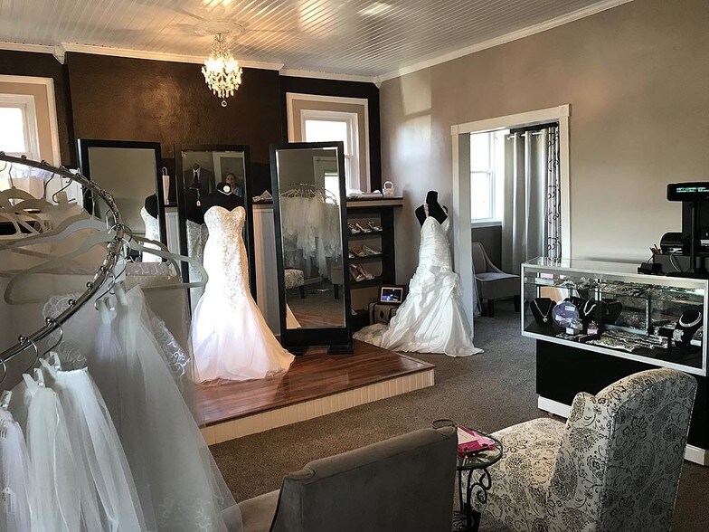 More Photos Of 223 E Market St, Johnson City Religious Facility For Lease