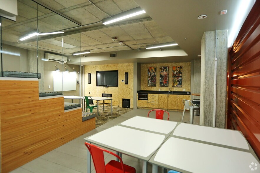 More Photos Of 4535 12th Ave NE, Seattle Apartments For Lease