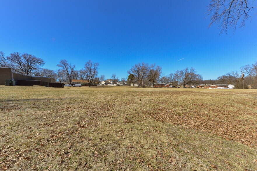 More Photos Of 307-2953 Bien Venido dr, Saint Louis Apartments For Sale