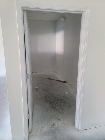 More Photos Of 337 West Ave, Cedartown Storefront For Sale