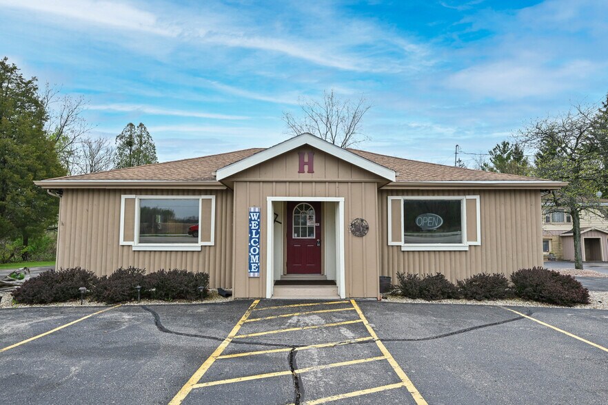 More Photos Of 26001 75th St, Salem Freestanding For Sale