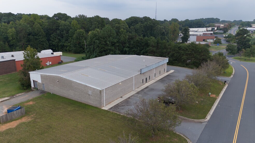More Photos Of 192 Talbert Pointe Dr, Mooresville Warehouse For Sale