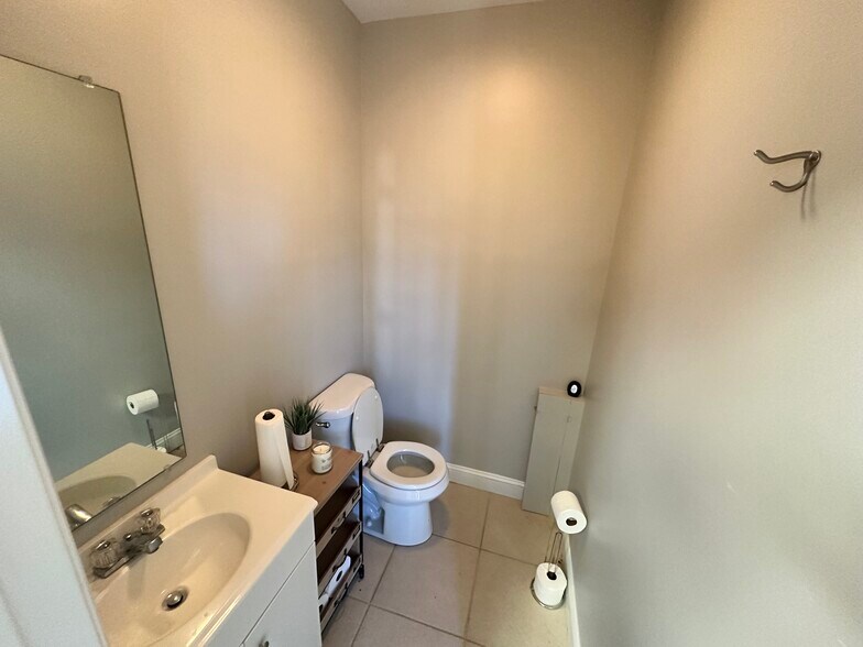 More Photos Of 100 Professional Park Dr, Cumming Office For Lease