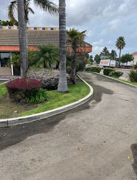 More Photos Of 1651 N Broadway, Santa Maria Restaurant For Lease