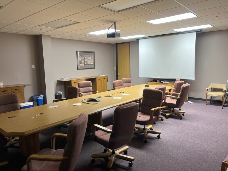 More Photos Of 8800 Line Ave, Shreveport Research And Development For Sale