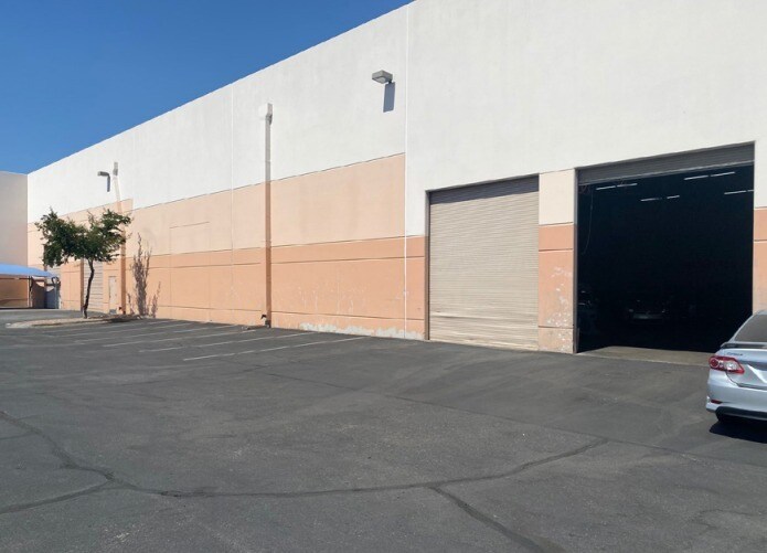 More Photos Of 2950 E Broadway Rd, Phoenix Warehouse For Lease