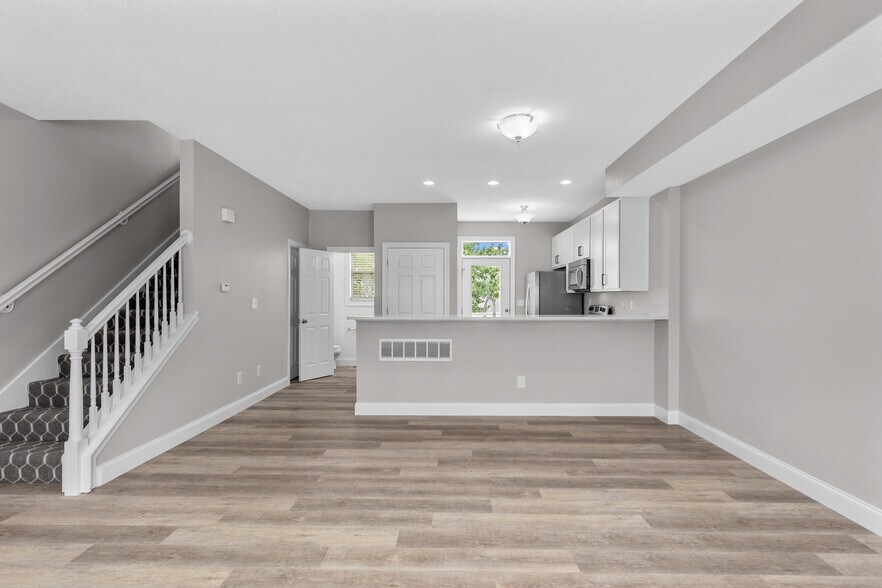More Photos Of 238 W Wellspring Way, Saint Charles Apartments For Sale