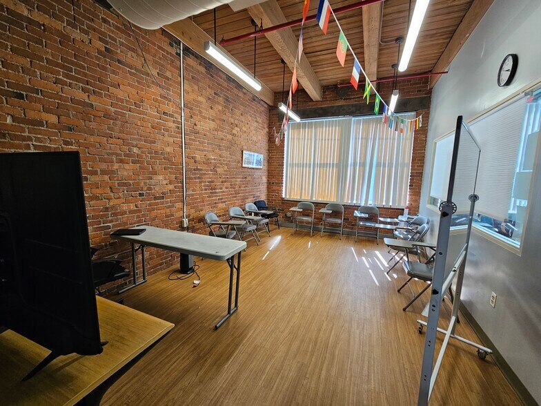 More Photos Of 20 Linden St, Allston Office For Lease