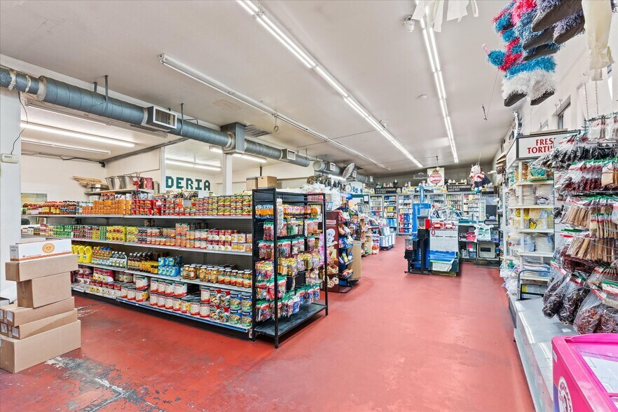 More Photos Of 10448 CA-99, Live Oak Supermarket For Sale