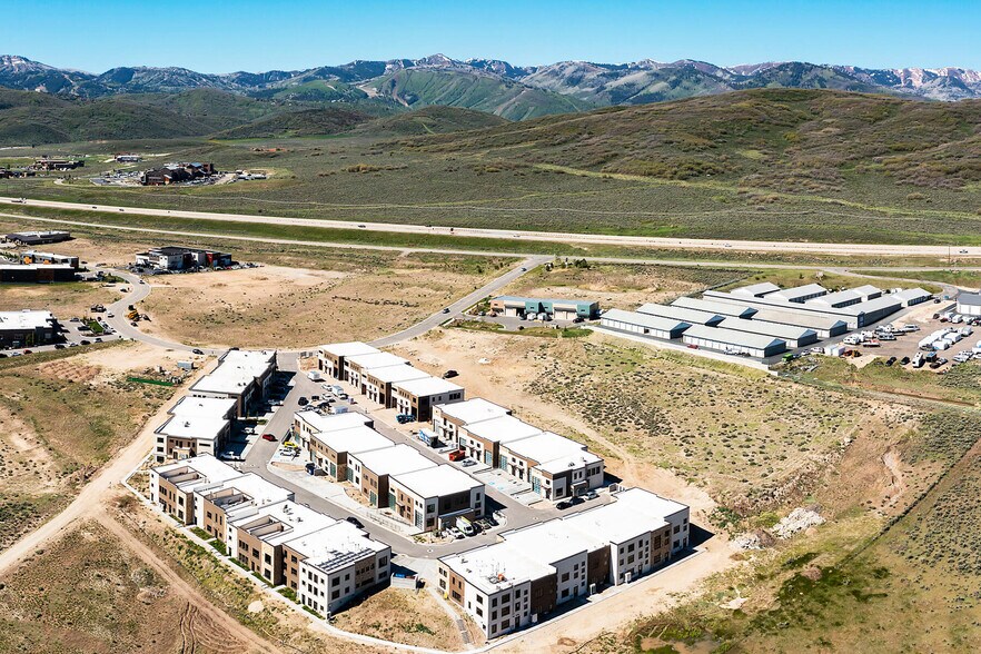 More Photos Of 4554 Forestdale Dr, Park City Light Manufacturing For Sale