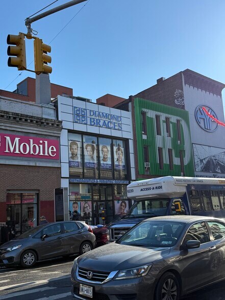More Photos Of 22 Graham Ave, Brooklyn Storefront For Sale