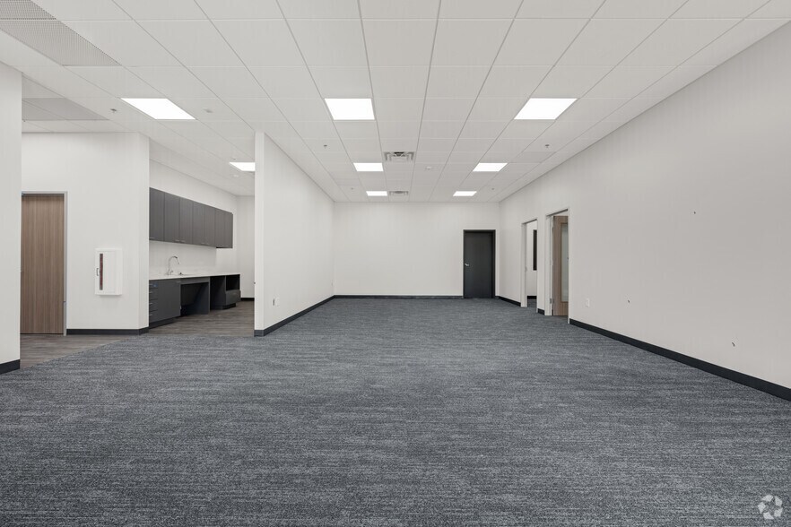 More Photos Of 4521 N US Highway 67, Midlothian Distribution For Sale