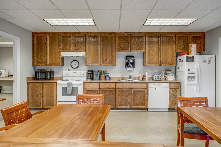 More Photos Of 95 Zion Station Ct, Troy Flex For Sale