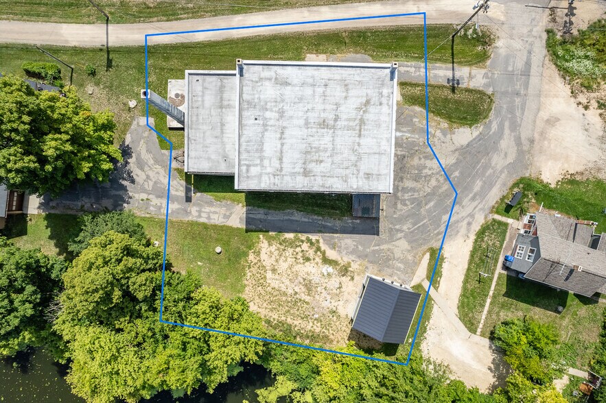 More Photos Of 336 N Spring St, Columbus Light Manufacturing For Sale