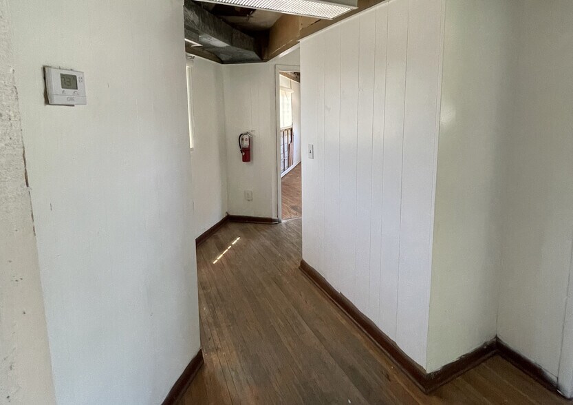 More Photos Of 595 NW 91st St, Miami Office Residential For Sale