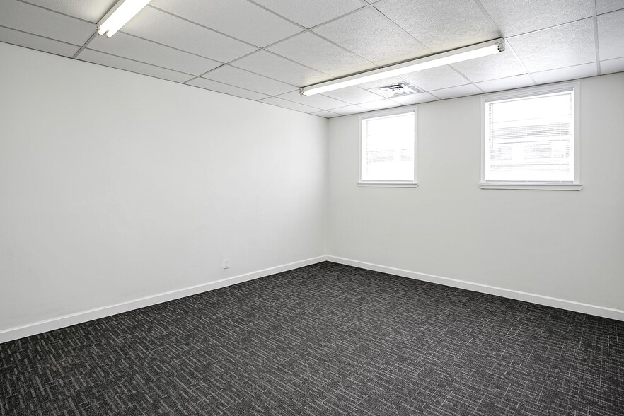 More Photos Of 2502 Leavenworth St, Omaha Light Manufacturing For Sale