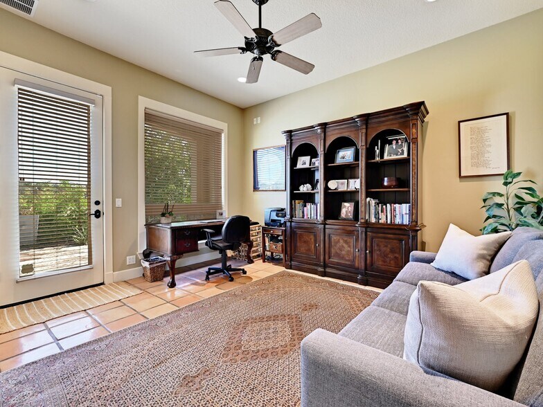More Photos Of 610 Crystal Creek Dr, Austin Specialty For Sale