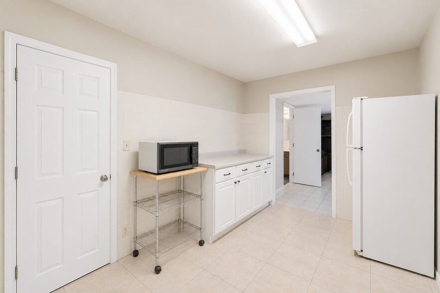 More Photos Of 1015 PA-390, Greentown Hospitality For Sale