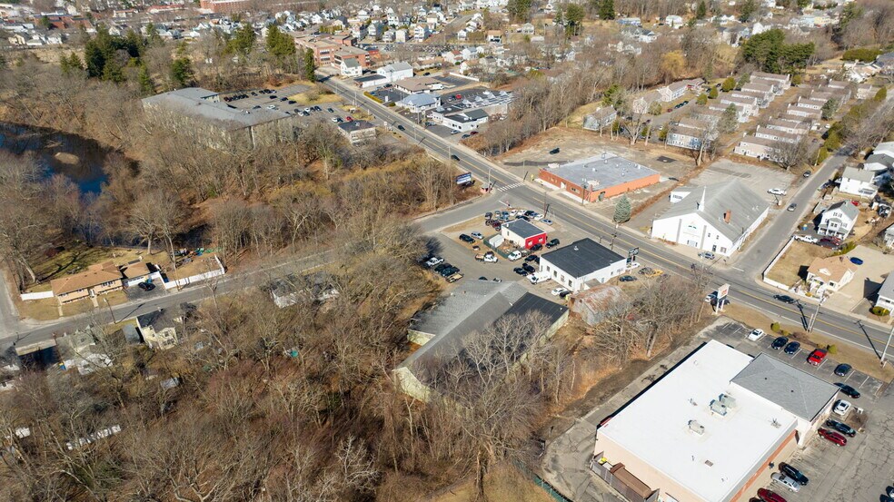 More Photos Of 510 Meriden Rd, Waterbury Auto Repair For Sale