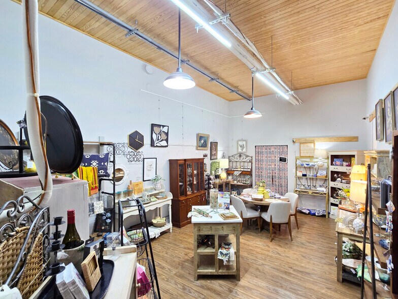 More Photos Of 223 Middle St, New Bern Storefront Retail Office For Sale