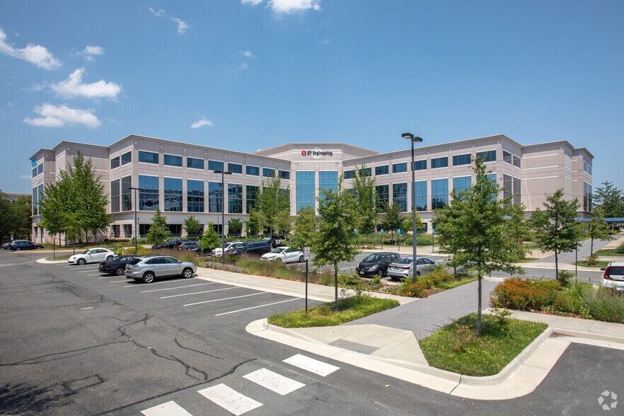 More Photos Of 13861 Sunrise Valley Dr, Herndon Office For Lease