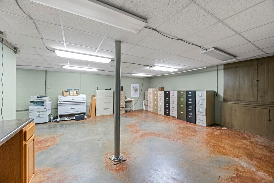 More Photos Of 1348 3rd St SE, Cullman Office For Sale