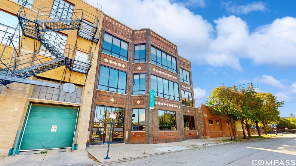 More Photos Of 2241 S Wabash Ave, Chicago Loft Creative Space For Sale