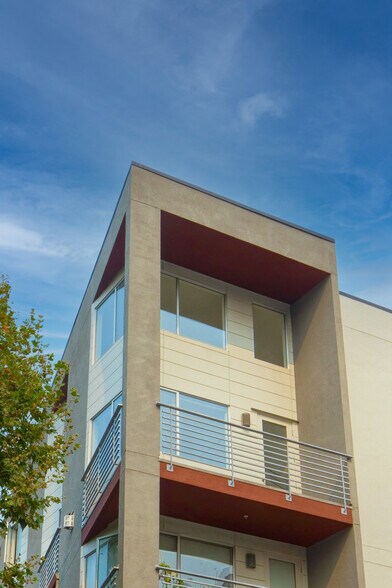 More Photos Of 2300 Broadway, Oakland Apartments For Sale