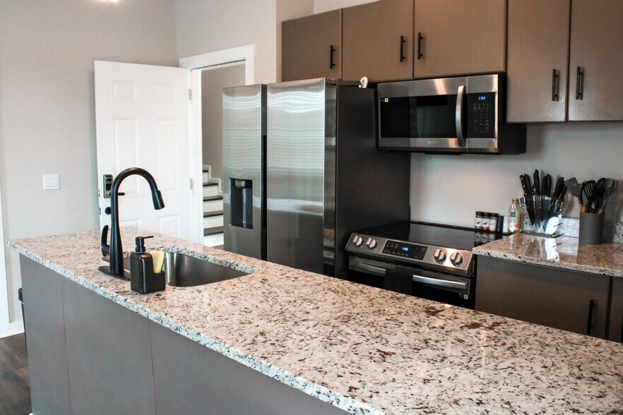 More Photos Of 1807 Logan Ave, Knoxville Multifamily For Sale