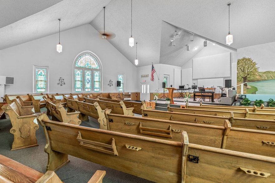 More Photos Of 408 W Main St, Park Hills Religious Facility For Sale