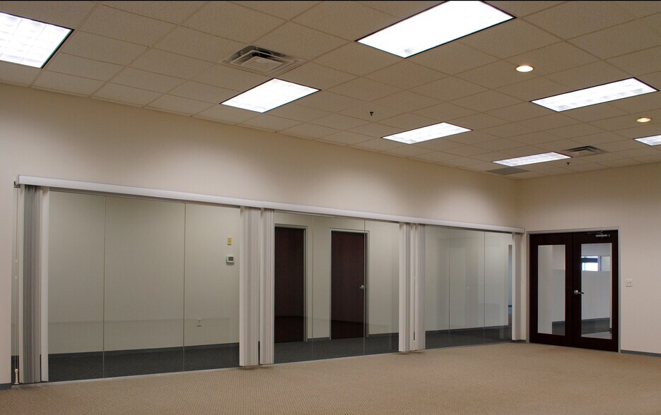 More Photos Of 12 Cabot Rd, Woburn Light Manufacturing For Lease