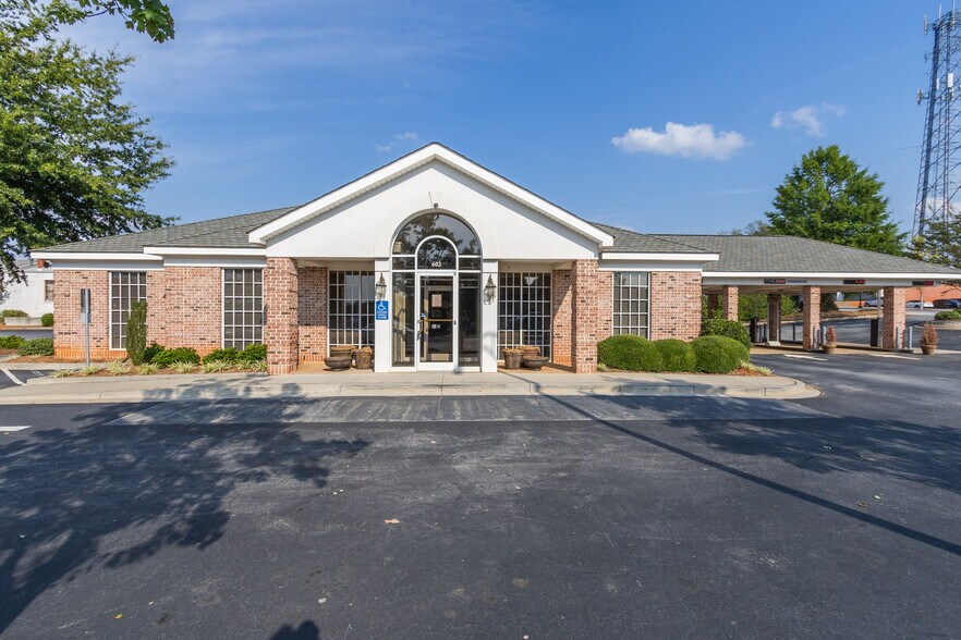 More Photos Of 602 N Main St, Anderson Bank For Sale