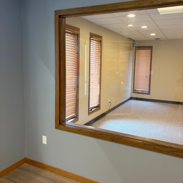More Photos Of 7479-7491 Cahill Rd, Edina Showroom For Sale
