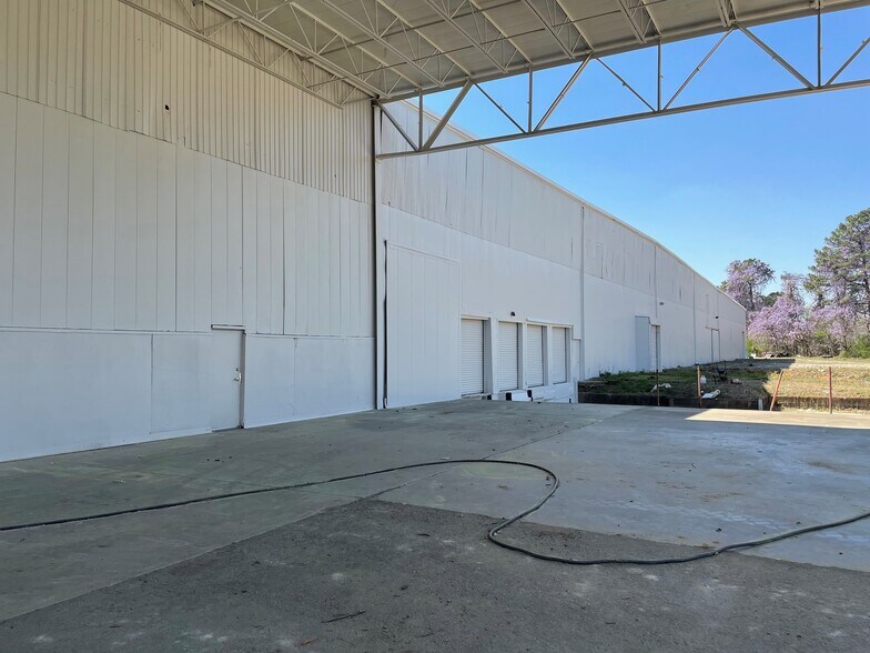 More Photos Of 2101 Randall Rd, Lithonia Warehouse For Lease