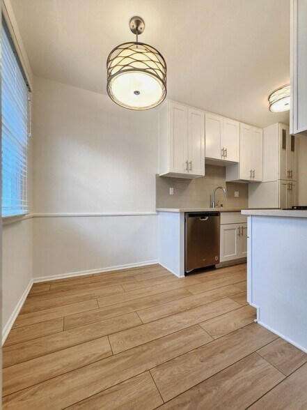 More Photos Of 1944 S Beverly Glen Blvd, Los Angeles Apartments For Sale